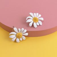 Korean New Silver Needle Spring Color Daisy Flower Earrings main image 4