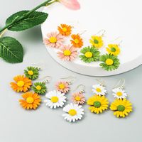Korean New Fashion Simple Small Daisy Earrings Contrast Color Alloy Flower Earrings main image 2