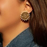 2020 Frühling Neue Koreanische Internet-prominente Heiß Verkaufte Perlen Ohrringe Retro Metall High-end-temperament Silber Nadel Ohrringe Frauen main image 1