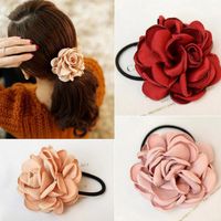 Coréen Nouvelle Mode Tous-en Tissu Assortis Cheveux Accessoires Artificielle Fleur En Caoutchouc Bande Camélia Rose Cheveux Anneau Coiffe Femmes main image 2