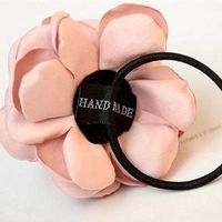 Coréen Nouvelle Mode Tous-en Tissu Assortis Cheveux Accessoires Artificielle Fleur En Caoutchouc Bande Camélia Rose Cheveux Anneau Coiffe Femmes main image 4