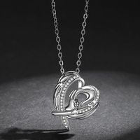 New Fashion Big Hands Holding Small Hands Mother&#39;s Day Necklace Angel Wings Heart-shaped Necklace Wholesale main image 3