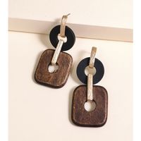 New Simple  Geometric Wood Alloy Earrings Creative Retro Simple Classic Solid Color Wood Earrings Nihaojewelry Wholesale main image 2