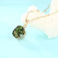 Fashion Necklace Nihaojewelry Wholesale Simple Shell Sweater Chain Imitation Natural Stone Round Pendant Necklace Crystal Bud Resin Necklace main image 6