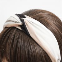Korean  Spring And Summer New Cross Hairband Wide Version Hit Color Cloth Wide-brimmed Female Knotted Headband Nihaojewelry Wholesale main image 4