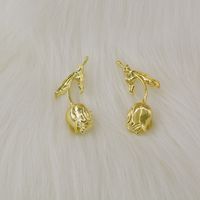 Retro Three-dimensional Rose Earrings Nihaojewelry Wholesale Fashion Exaggerated Golden Rose Earrings Texture Earrings Ear Clips main image 5