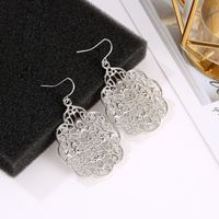 New Fashion Palace Plaid Hollow Earrings Hot Selling Alloy Plating Earrings Nihaojewelry Wholesale main image 3