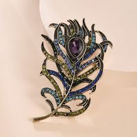 Retro Style Peacock Feather Brooch Creative Personality Diamond Color Brooch Fashion Apparel Accessories Nihaojewelry Wholesale main image 1
