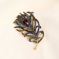 Retro Style Peacock Feather Brooch Creative Personality Diamond Color Brooch Fashion Apparel Accessories Nihaojewelry Wholesale main image 4