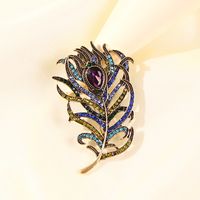 Retro Style Peacock Feather Brooch Creative Personality Diamond Color Brooch Fashion Apparel Accessories Nihaojewelry Wholesale main image 5