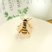Niche French Enamel Glaze Alloy Jewelry Personality Temperament Suit Brooch Small And Simple Bee Brooch Wholesale main image 2