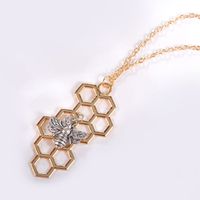 Necklace Fashion Simple Honeycomb Honeycomb Pendant Small Bee Insect Necklace Ladies Clavicle Chain Wholesale main image 5