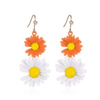 Korean Fashion  New Daisy Earrings Summer Two-color Daisy Earrings Temperament Long Flower Earrings sku image 2
