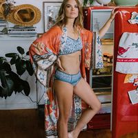 Europäischer Und Amerikanischer Orange Farbener Boden Kranich Blume Saflor Kimono Sonnenschutz Strickjacke Bikini Bluse Badeanzug Mit Urlaubs Rock Frauen main image 1