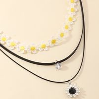 Fashion Jewelry Niche Personality Choker Necklace Small Daisy Sun Flower Necklace Wholesale Nihaojewelry main image 1