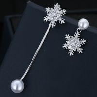 أزياء بسيطة الزركونيوم اللؤلؤ ندفة الثلج متماثل مزاجه الأقراط الجملة Nihaojewelry main image 3