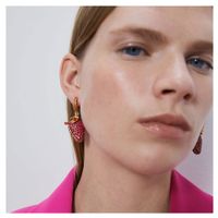 New Simple Strawberry Earrings Retro Alloy Diamond Fruit Earrings Wholesale Nihaojewelry main image 1