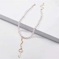 Fashion Jewelry Natural Pearl Short Neck Necklace Alloy Key Pendant Necklace Wholesale Nihaojewelry sku image 1