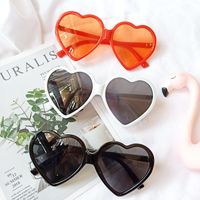 New Korean Fashion Wild Sunglasses Cute Sunglasses Peach Heart Love Glasses Tide Wholesale Nihaojewelry main image 4