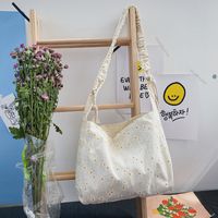 Summer New Lace Daisy Fashion Personality Fold Strap Niche Design Shoulder Messenger Bag  Wholesale Nihaojewelry main image 1