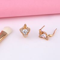 New Accessories Nihaojewelry Wholesale Retro French Light Luxury Flower Earrings Female Diamond Earrings Short Earrings main image 3