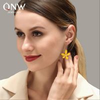 Simple Asymmetric Hollow Flower Earrings Five Petal Flower Earrings For Women Nihaojewelry Wholesale main image 3