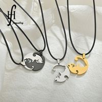 Simple Creative Embrace Love Cat Necklace Stainless Steel Round Card Couple Stitching Necklace Nihaojewelry Wholesale main image 1