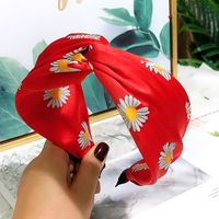 New Korean Popular Small Daisy Fashion Fabric Hair Accessories Wide-brimmed Cross Knotted Fresh Summer Headband Wholesale Nihaojewelry main image 4