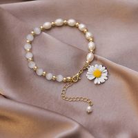 Mori Daisy Flower Bracelet Niche Design Pearl Opal Bracelet Hand Jewelry Wholesale Nihaojewelry main image 2