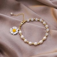 Mori Daisy Flower Bracelet Niche Design Pearl Opal Bracelet Hand Jewelry Wholesale Nihaojewelry main image 6