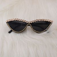 Korean Fashion Rhinestone Sunglasses Uv Protection Shijia Crystal Ladies Sunglasses With Diamond Cat Eye Glasses Wholesale Nihaojewelry main image 4