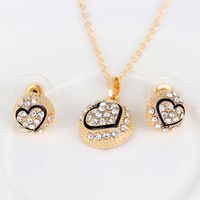 Modèles De Vente Chaude Amour Kc Alliage Plaqué Diamant Collier Boucles D&#39;oreilles Bague Bracelet Quatre Pièces En Gros Nihaojewelry main image 3