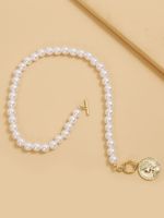 New Pearl Necklace Coin Relief Head Pendant Necklace Clavicle Chain Elegant Wholesale Nihaojewelry main image 4