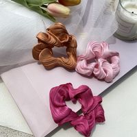Korean Hair Scrunchies Fashion New Solid Color Flash Wave Lady  Hair Ring Tie Horsetail Rubber Band Hair Rope Head Wholesale Nihaojewelry main image 4