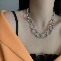 Retro Full Diamond Buckle Metal Necklace Light Exaggerated Clavicle Neck Chain Wholesale Nihaojewelry main image 3