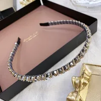 Corée Du Sud Nouveau Cristal Plein Diamant Bandeau Été Simple Trou De Cheveux Anneau En Acier Mince Bord Bandeau En Gros Nihaojewelry sku image 7