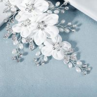 Coréenne Mariée Coiffure Fleur Tête Perle Strass Clip En Épingle À Cheveux En Gros Nihaojewelry main image 4
