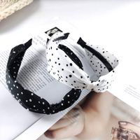 Korean Fashion Headband New Fabric Wave Point Hair Band Exquisite Toothed Anti-skid Hairpin High-end Fashion Hair Accessories Girl Wholesale Nihaojewelry main image 5