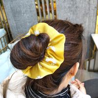 Korean Hair Scrunchies Fashion Daisy Large Intestine Wide Side Simple High-end Fabric Elastic Band Fashion Fairy Hair Rope Wholesale Nihaojewelry main image 3