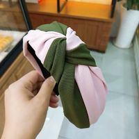 South Korea's New Fabric Retro Color Hit Headband Solid Color Fight Color Knot Hairpin High-end Wide-brimmed Simple Hair Accessories Wholesale Nihaojewelry main image 3