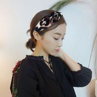 Korean Fashion New Fabric Leopard Bow Headband High-end Exquisite Toothed Hairpin Fashion Simple Hair Accessories Headband Wholesale Nihaojewelry main image 1
