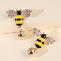 Hot Sales New Symmetrical Earrings Bee Pearl Earrings Ear Jewelry Insect Earrings Korea Wholesale Nihaojewelry main image 1