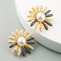 New Sunflower Alloy Pearl Earrings Ladies S925 Silver Flowers Fashion Earrings Wholesale Nihaojewelry main image 5