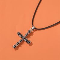 New Necklace Retro Street Shot Skull Necklace Unisex Cross Necklace Clavicle Chain Wholesale Nihaojewelry main image 4