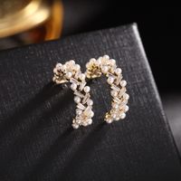 Nouveau C-forme Perle Lumière Luxe Zircon Coréen Haut De Gamme Indifférent Boucles D&#39;oreilles En Gros Nihaojewelry main image 3