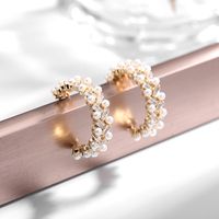 Nouveau C-forme Perle Lumière Luxe Zircon Coréen Haut De Gamme Indifférent Boucles D&#39;oreilles En Gros Nihaojewelry main image 5