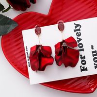 Süße Und Übertriebene Rote Rosen Blätter Quasten Ohrringe Retro Sexy Lange Acryl Neujahrs Braut Ohrringe sku image 5