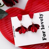 Sweet Exaggerated Red Rose Petal Tassel Earrings Retro Sexy Long Acrylic New Year Bride Earrings sku image 2