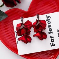 Süße Und Übertriebene Rote Rosen Blätter Quasten Ohrringe Retro Sexy Lange Acryl Neujahrs Braut Ohrringe sku image 6