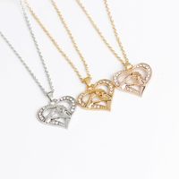 Explosion Necklace Creative Mother's Day Gift Wild Tricolor Holding Hands Heart-shaped Clavicle Chain Wholesale Nihaojewelry main image 3